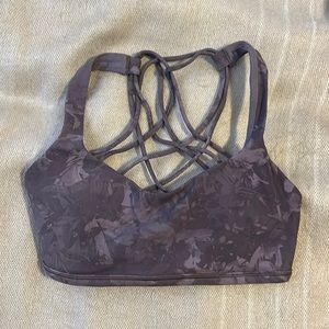 Lululemon sports bra